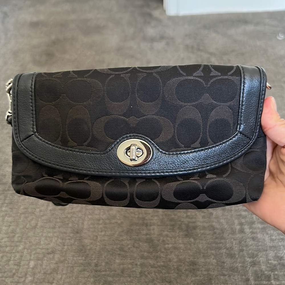 Coach Signature Clutch Wristlet - Black